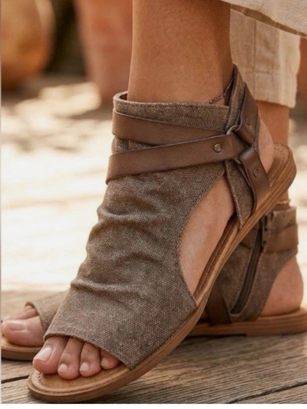 Blowfish Size 11 Malibu Balla Gladiator Sandal Gray Brown Open Toe Shoes